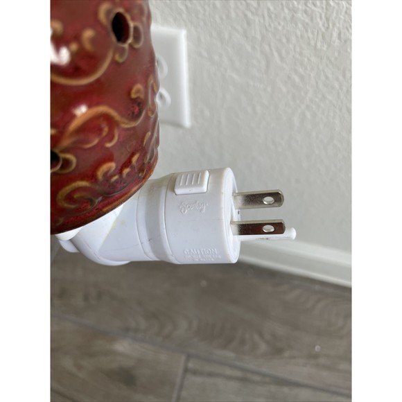 Scentsy Wall Plug In Wax Melt Warmer Roma Red Brown Tested Working - Picture 4 of 5